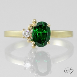 tsavorite-and-diamond-ring-lstr236