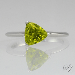 trillion-peridot-ring-lstr250